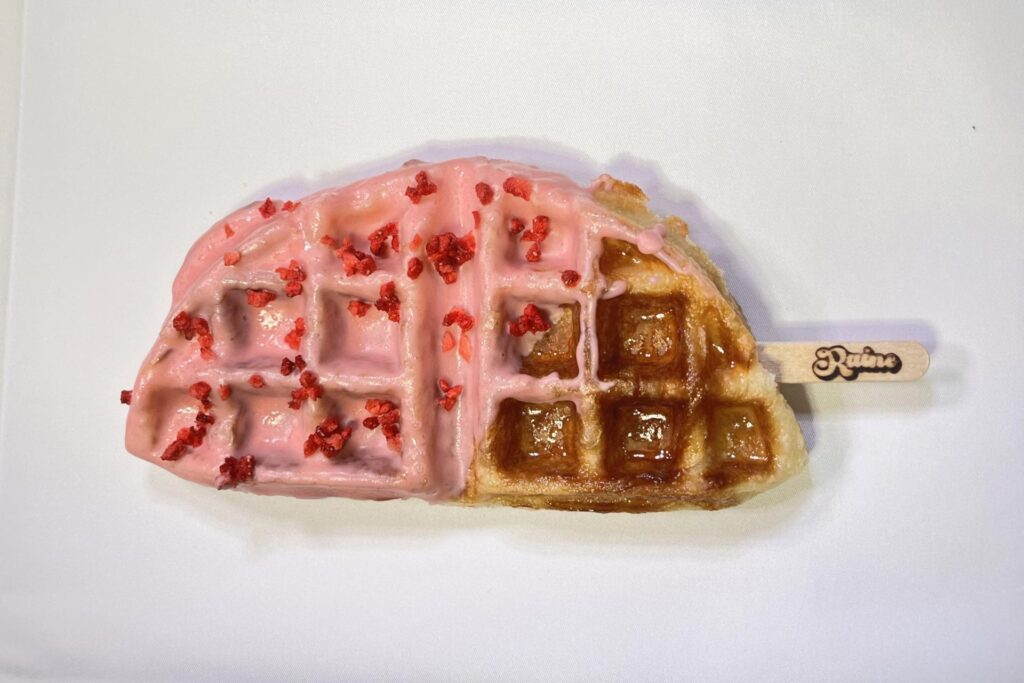 ストロベリークロッフルの画像