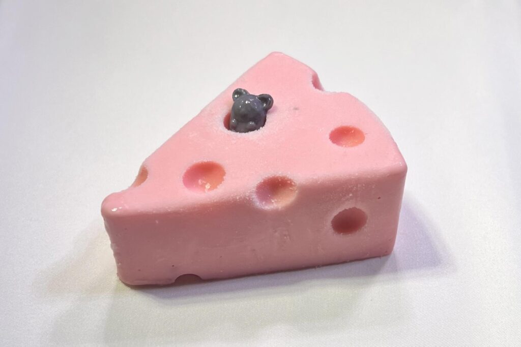 ストロベリーのチーズケーキ画像