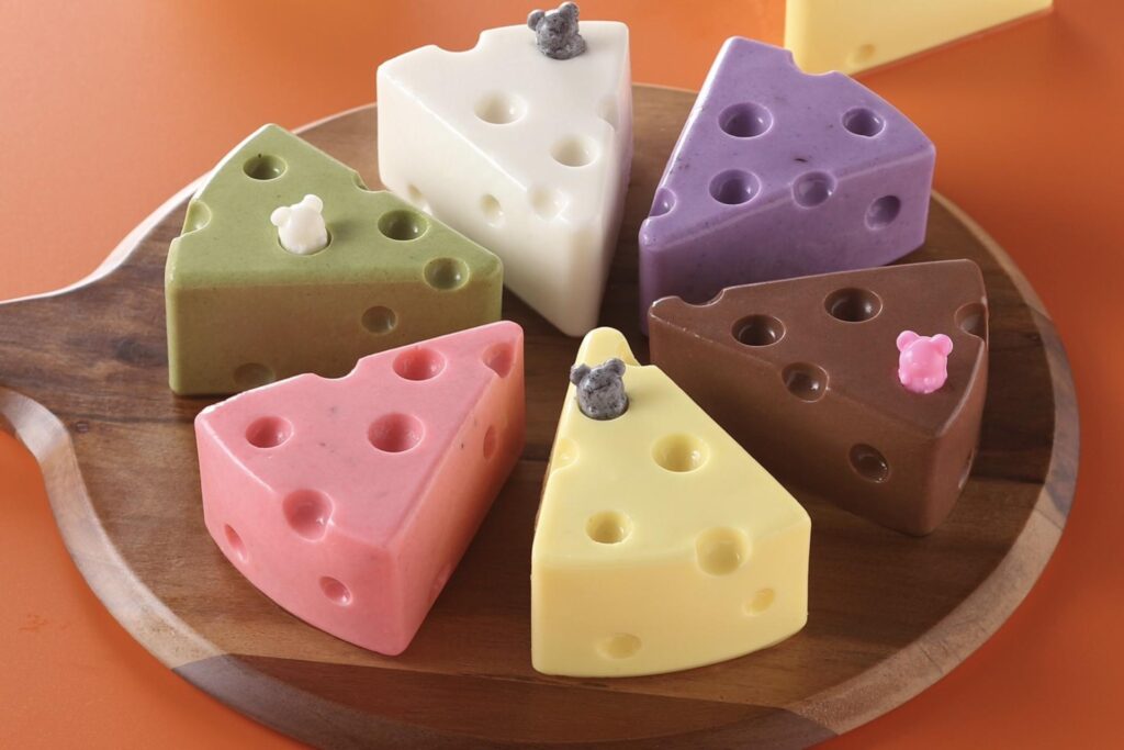 彩り豊かなチーズケーキの画像